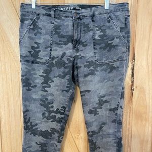 Ava & Viv Patch Pocket Grey Camo Jegging size 20